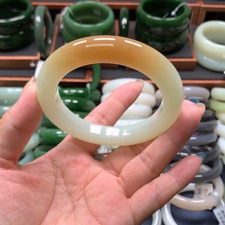 【闪购商品】未镶嵌手镯和田玉43