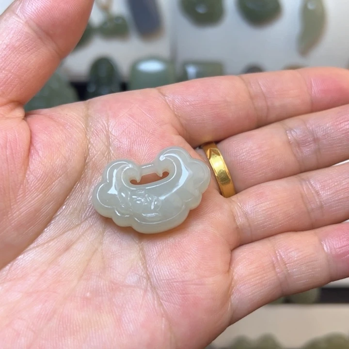 和田玉吊坠(不含链)未镶嵌666