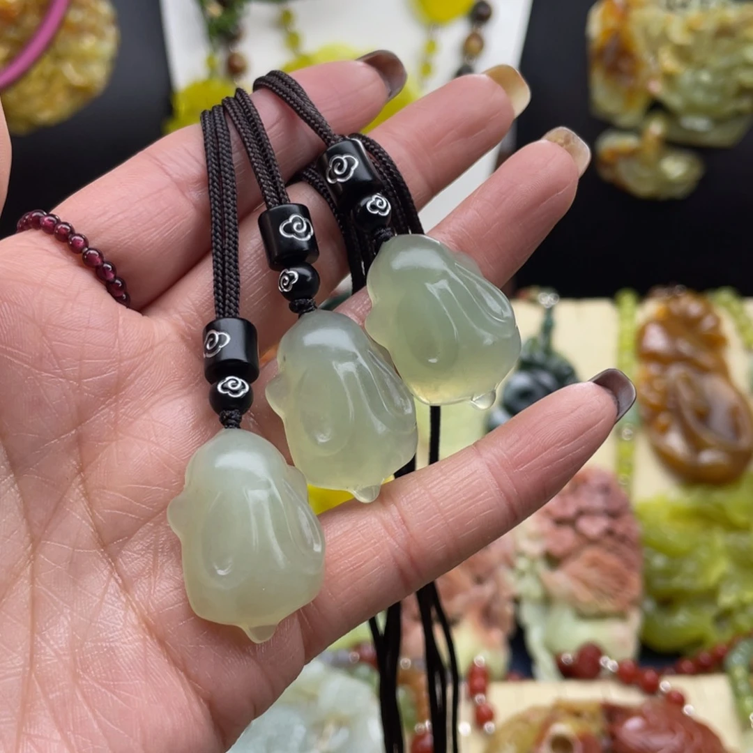 未镶嵌蛇纹石玉颈饰
