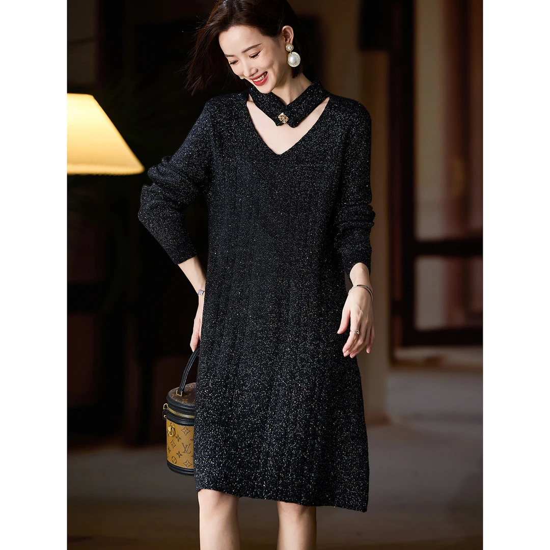 DUCURNO黑色亮丝针织连衣裙女秋季2025新款法式气质V领宽松毛衣裙