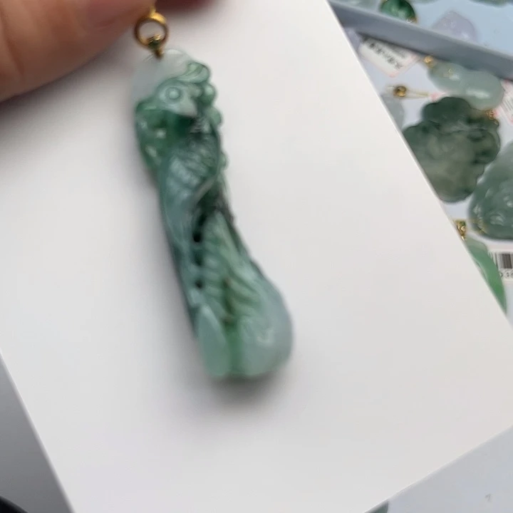 颈饰未镶嵌翡翠挂件
