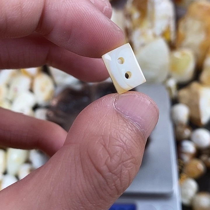 琥珀未镶嵌裸石我