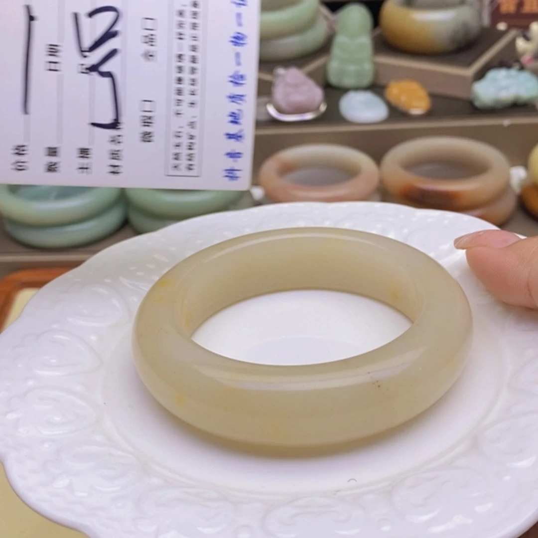 【闪购商品】石英岩玉手镯未镶嵌