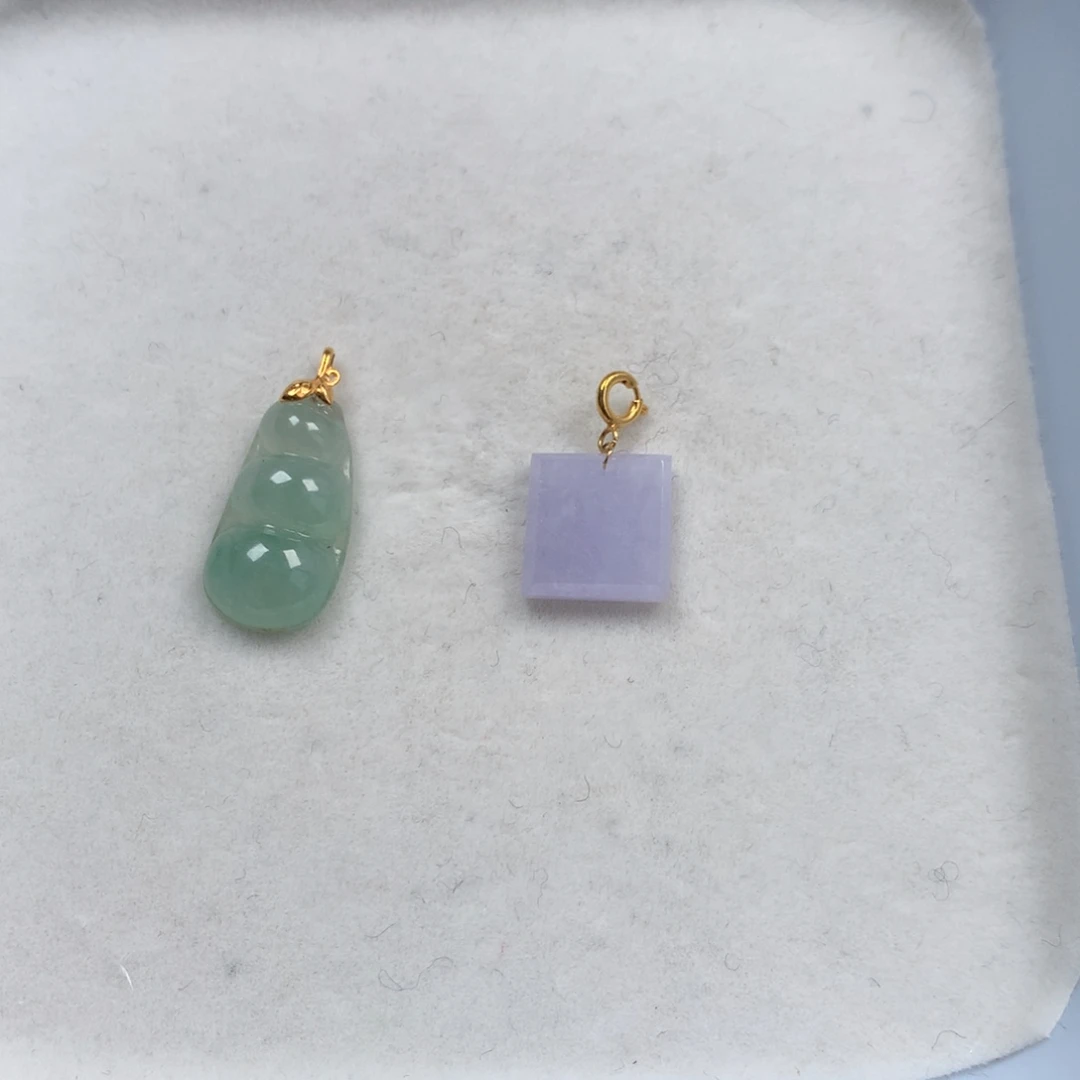 翡翠18K金镶嵌戒指豆方