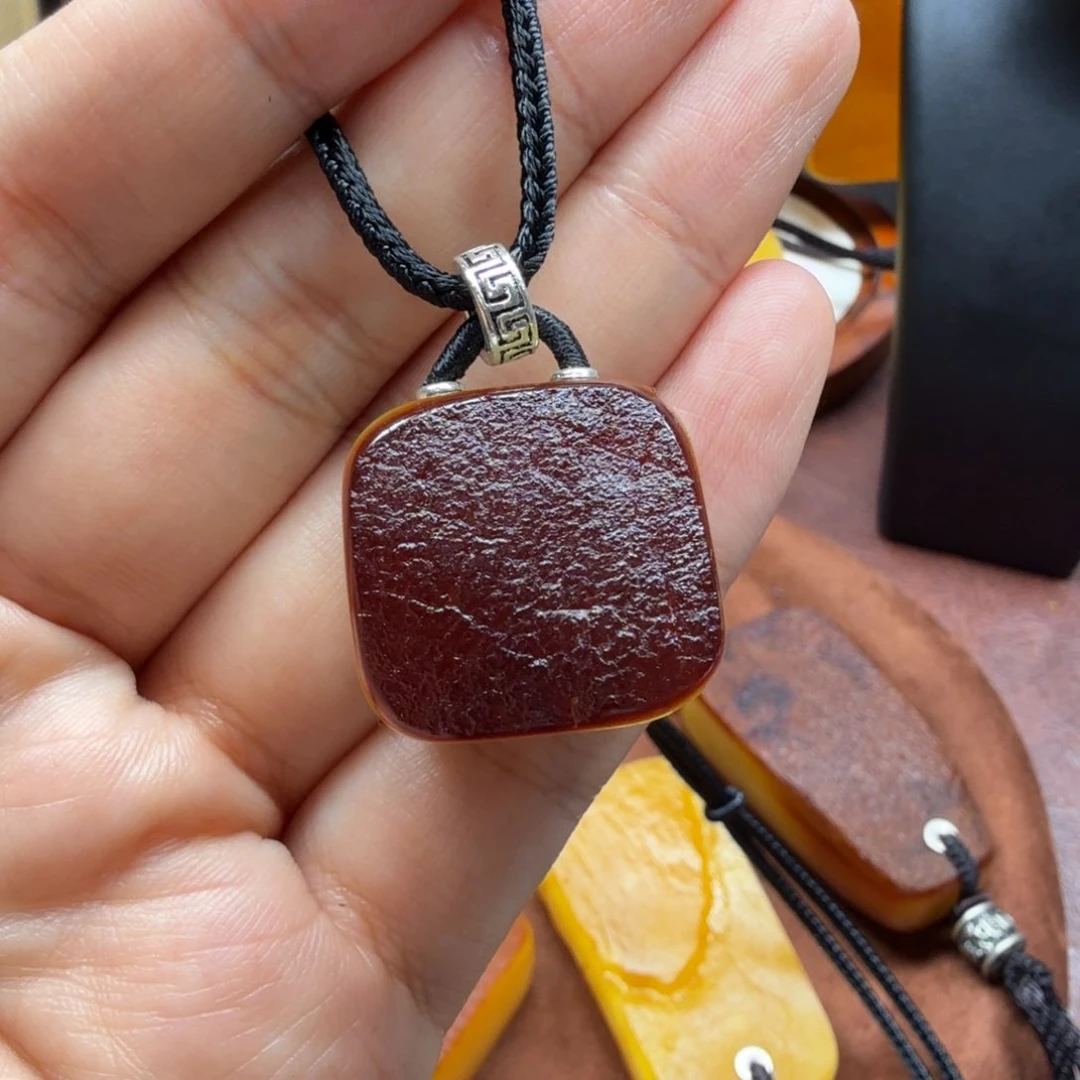 未镶嵌吊坠(赠链)琥珀