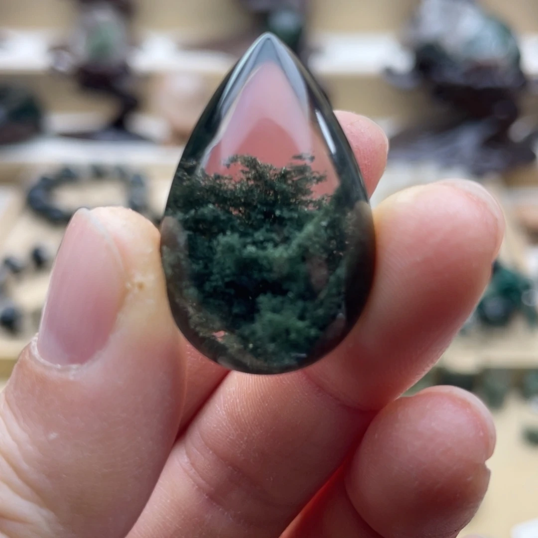 水晶银S800镀金镶嵌颈饰绿幽灵聚宝盆水滴
