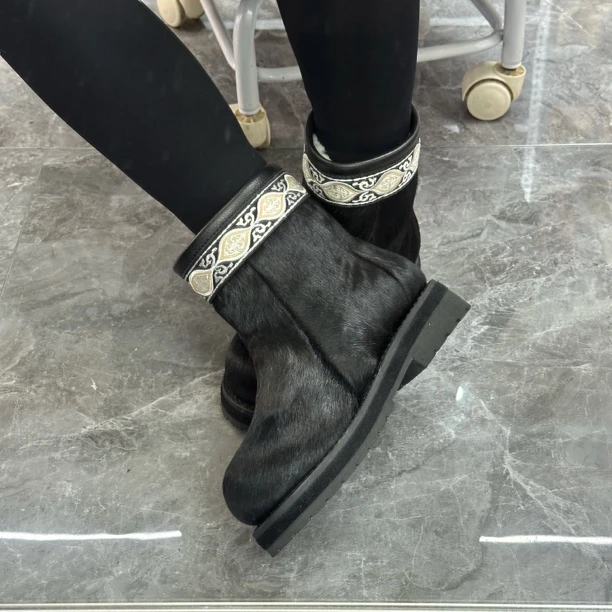 乌勒优选女款【花边】矮筒黑马毛靴中筒秋冬固特异真皮复古时尚高帮