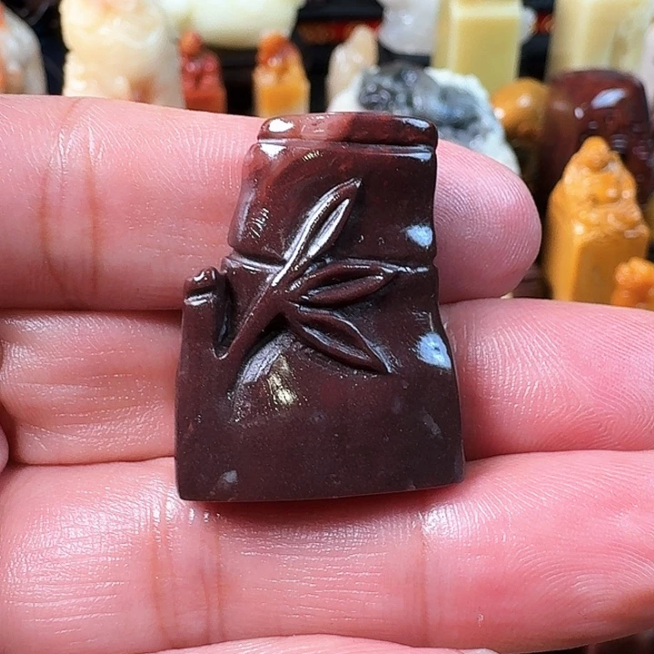 寿山石金砂月尾紫
