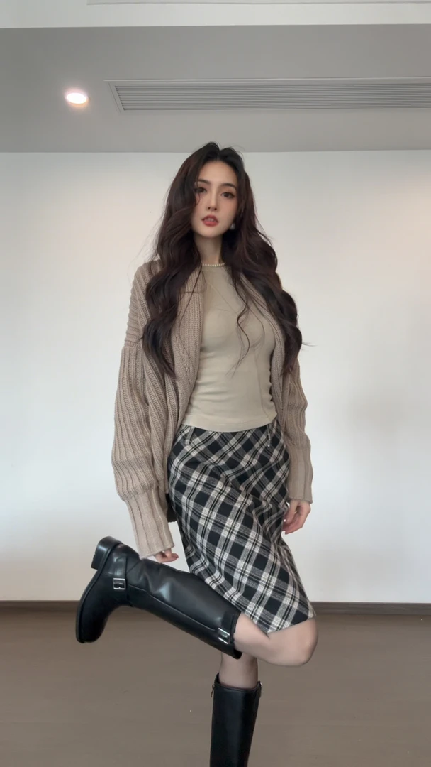 2025秋冬新款休闲百搭灯笼袖针织开衫叠穿打底高腰显瘦格子半身裙