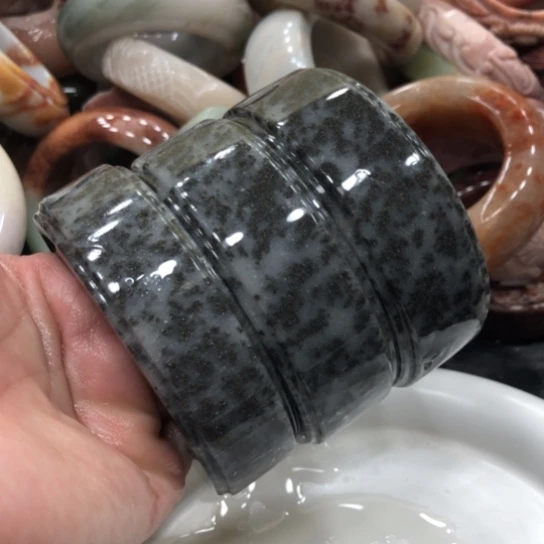 未镶嵌石英岩玉珠宝奇石清*