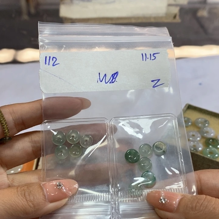 仙***姐定制翡翠未镶嵌不退