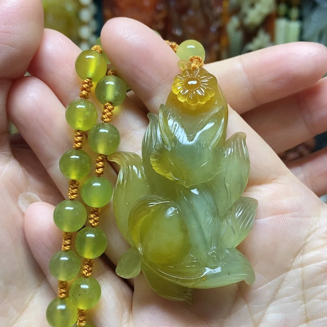 岫玉未镶嵌吊坠(赠链)