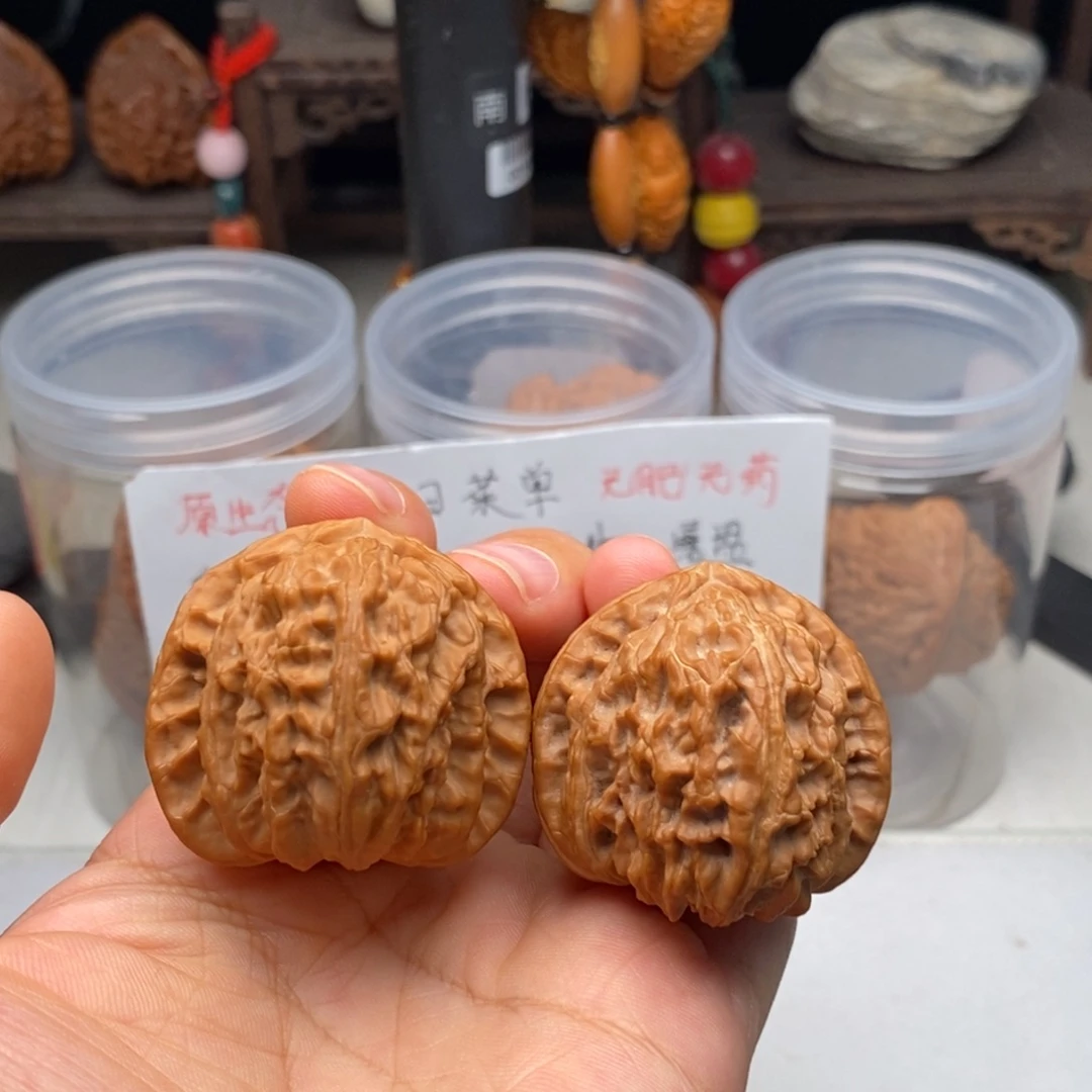 文玩核桃吊坠38白狮子有修