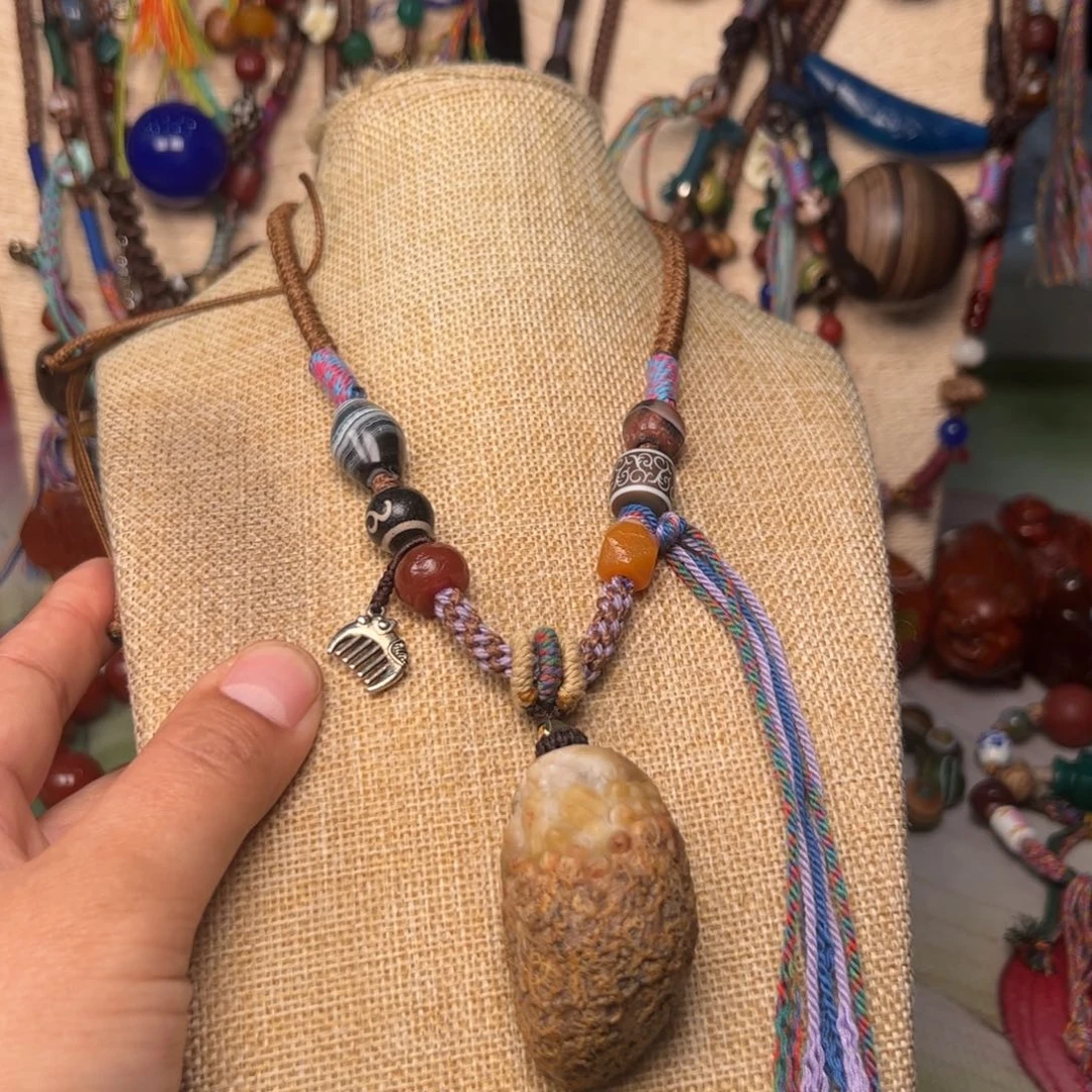 玛瑙/玉髓颈饰未镶嵌