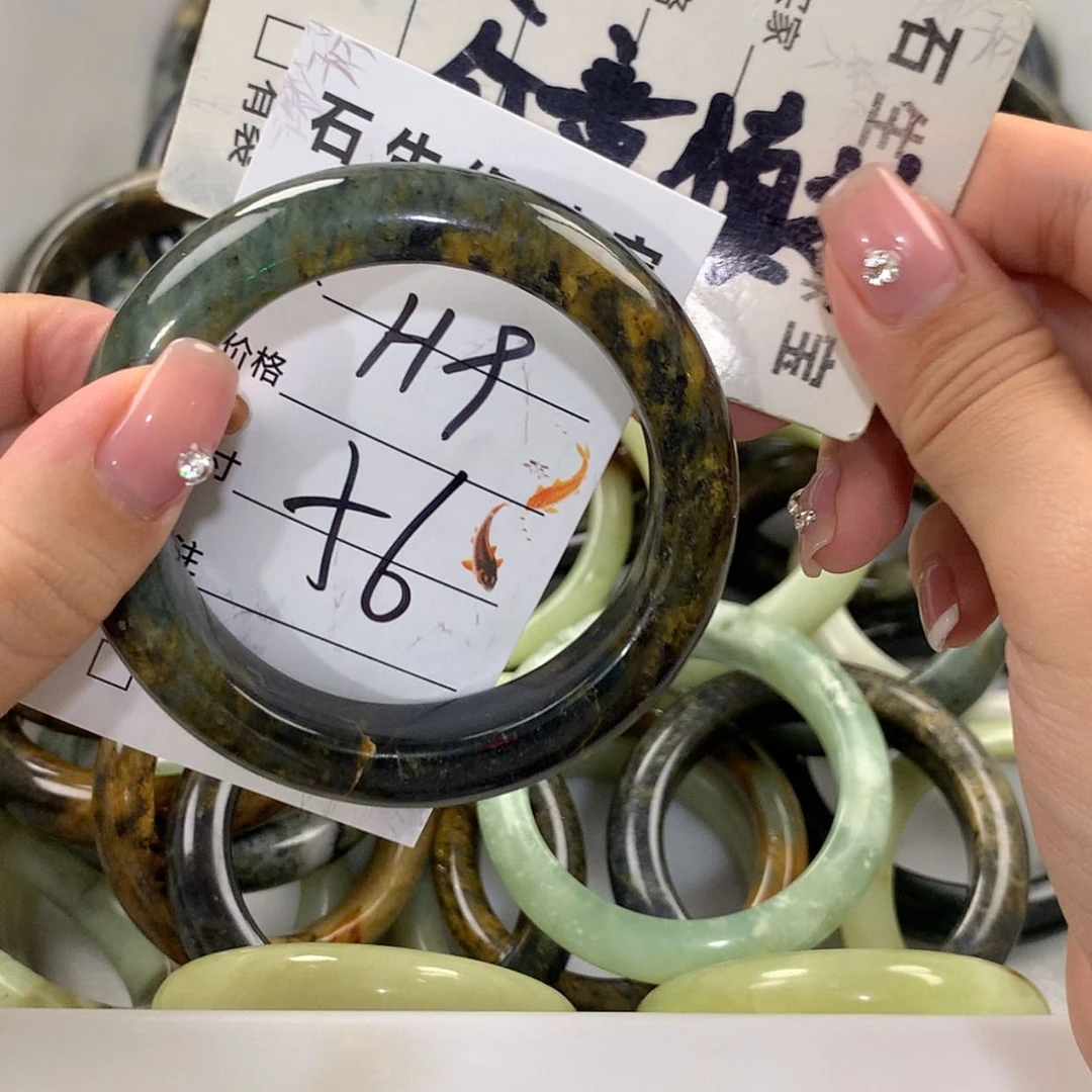 【闪购商品】蛇纹石玉未镶嵌手镯