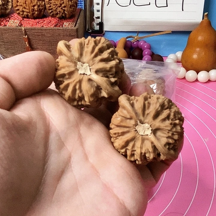 ****º文玩核桃吊坠40灯