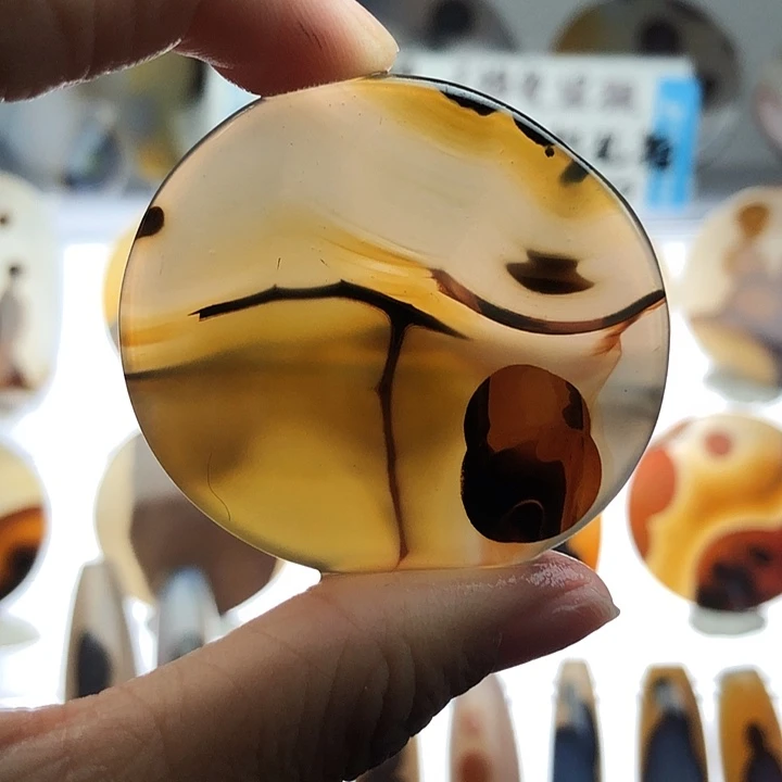 玛瑙/玉髓未镶嵌珠宝半成品75霞