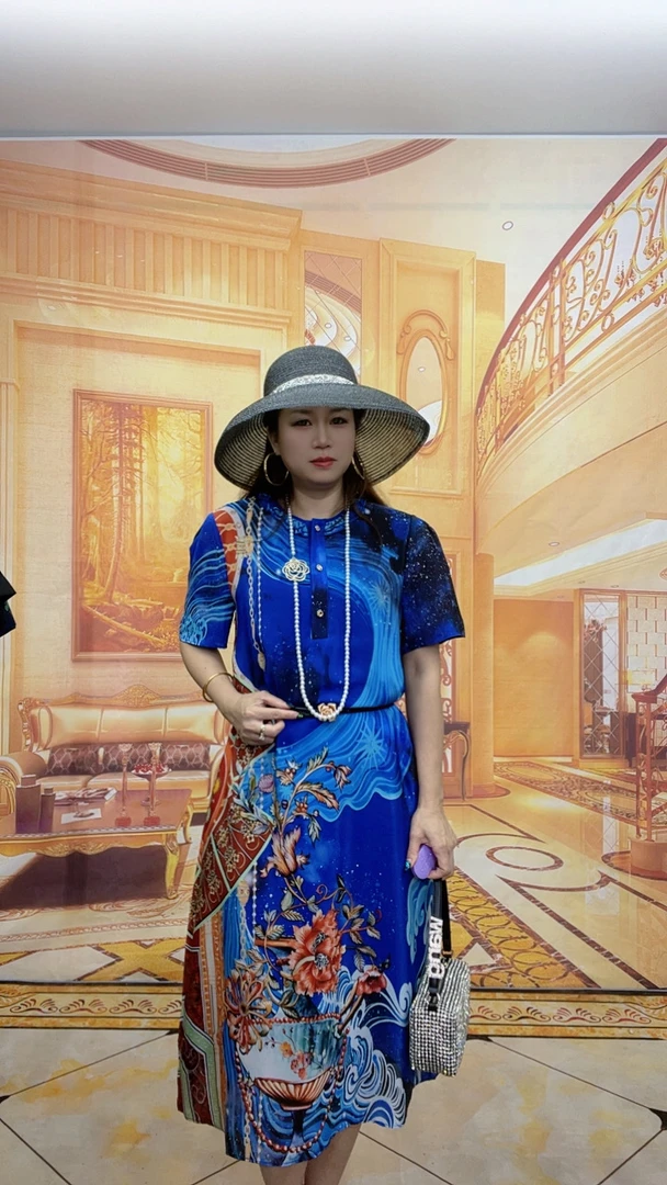 1085桑蚕丝气质中长款连衣裙女夏季设计感印花宽松