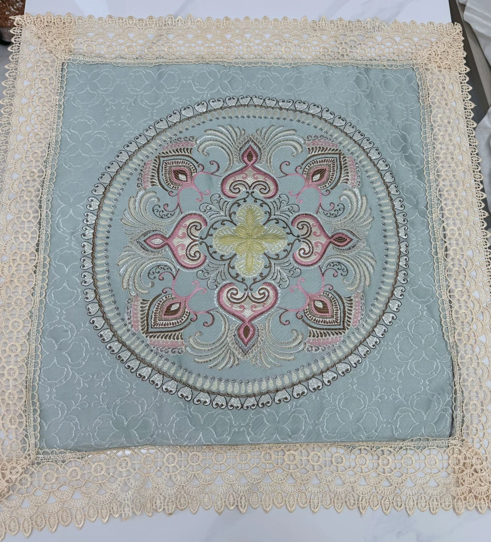 内径50*50（含花边60*60）天丝贡缎提花雕花绣花床头柜斗柜万能盖巾