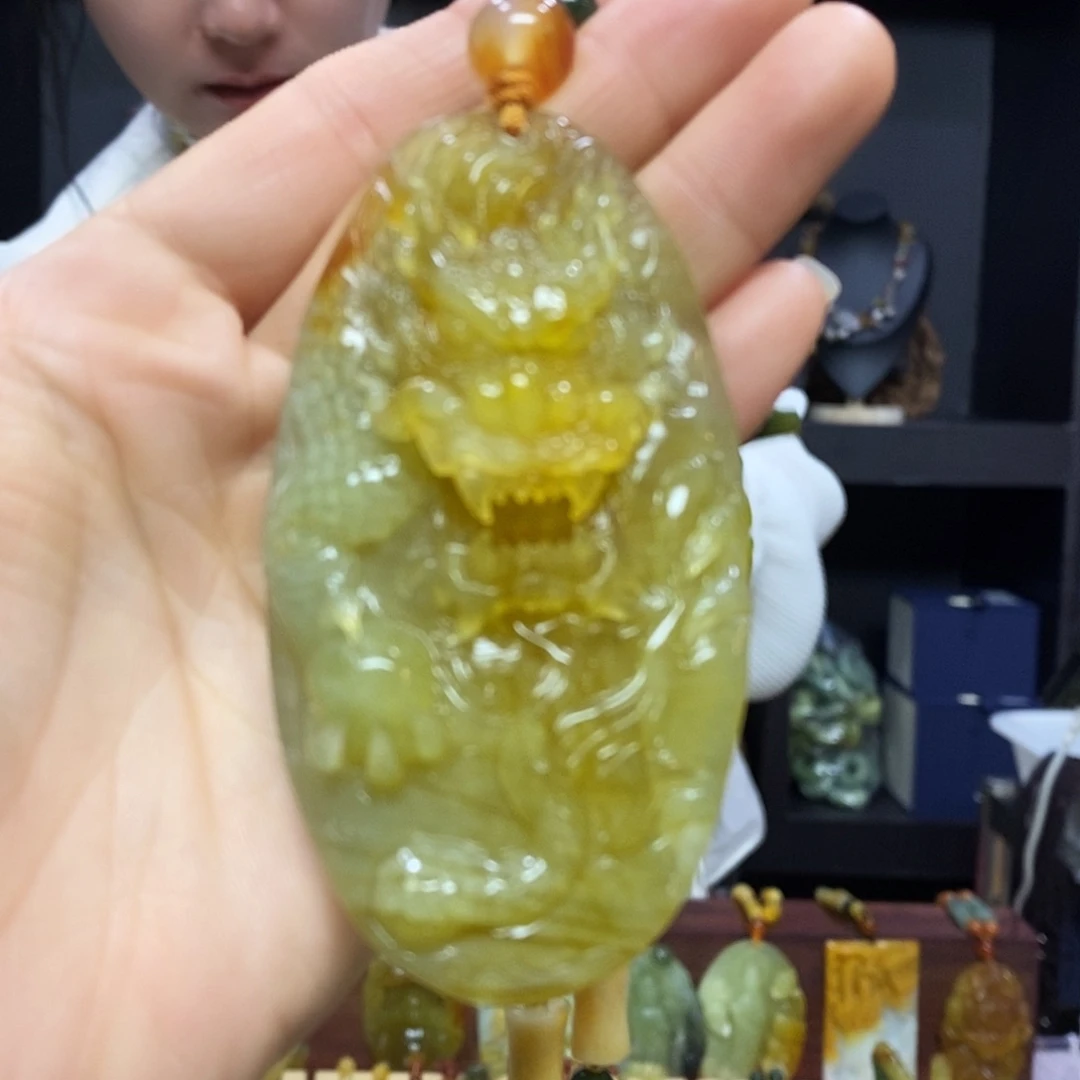 岫玉未镶嵌挂件吊坠