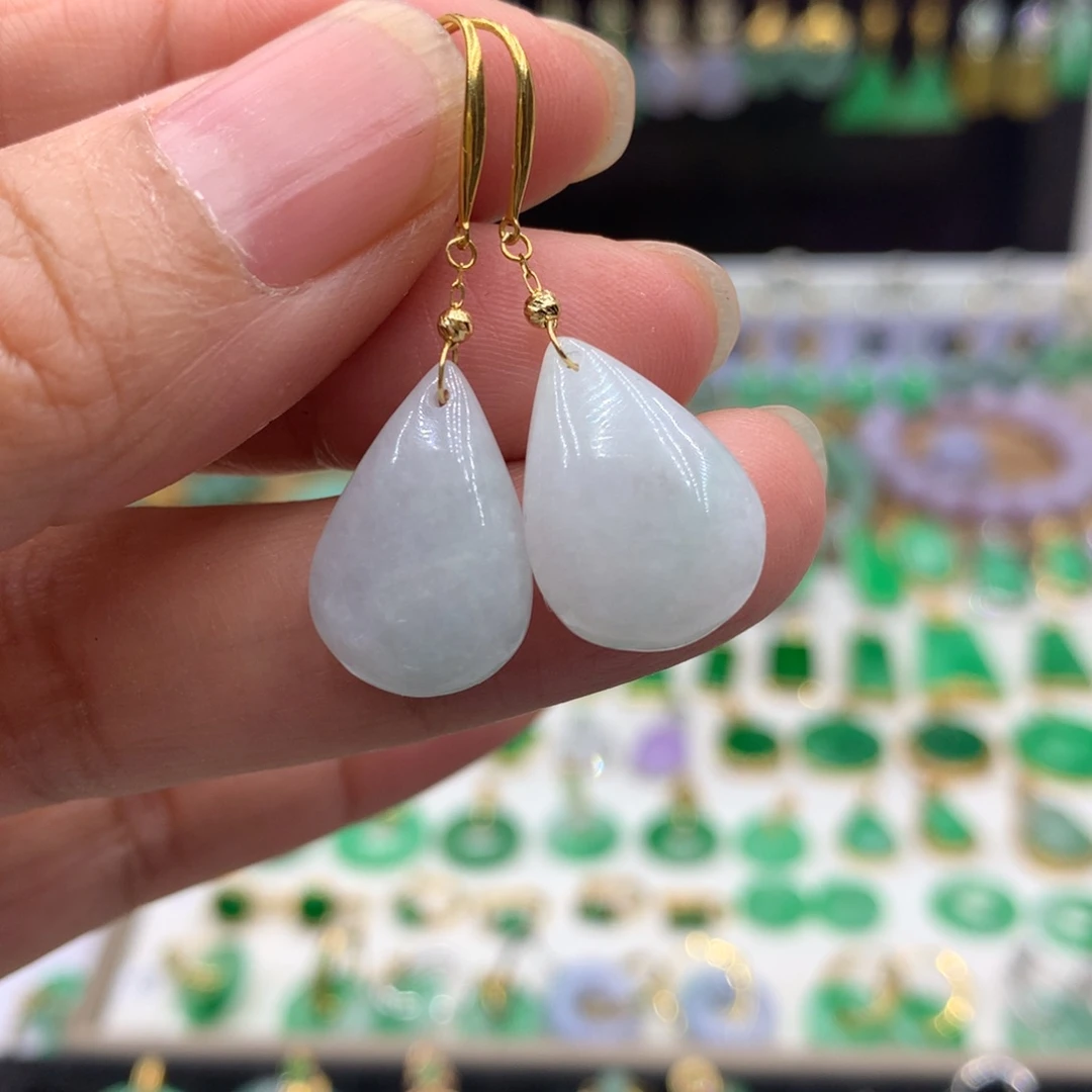 翡翠18K金镶嵌耳饰的