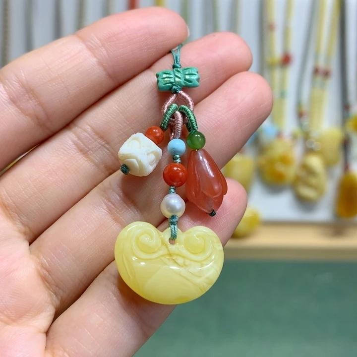 裸石蜜蜡未镶嵌手机挂