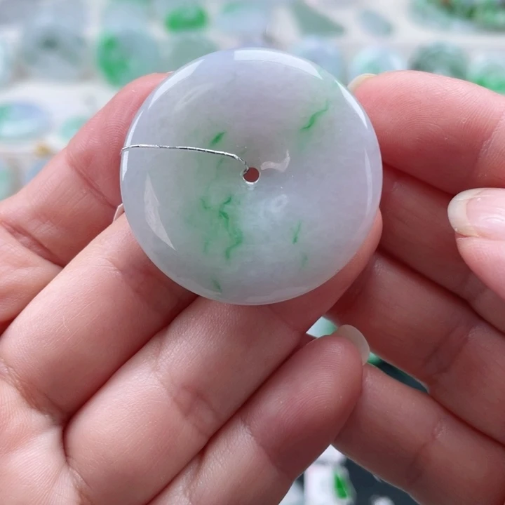 颈饰未镶嵌翡翠平安扣