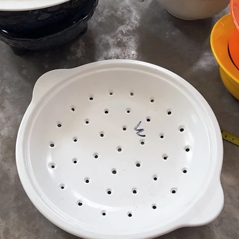 微瑕，口径个26厘米，高度3针孔黑点，3个