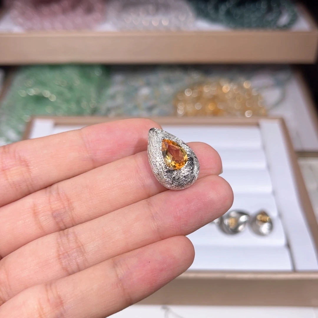 银S925镶嵌颈饰水晶黄水001