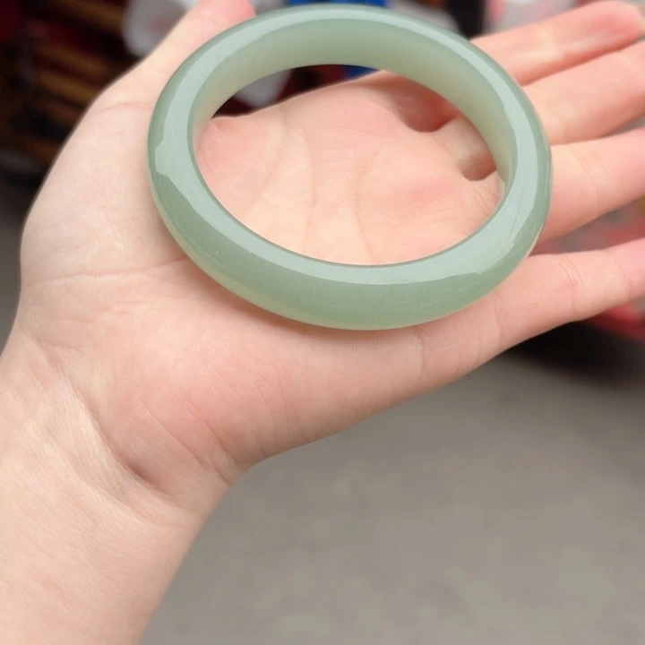 东陵石手镯未镶嵌