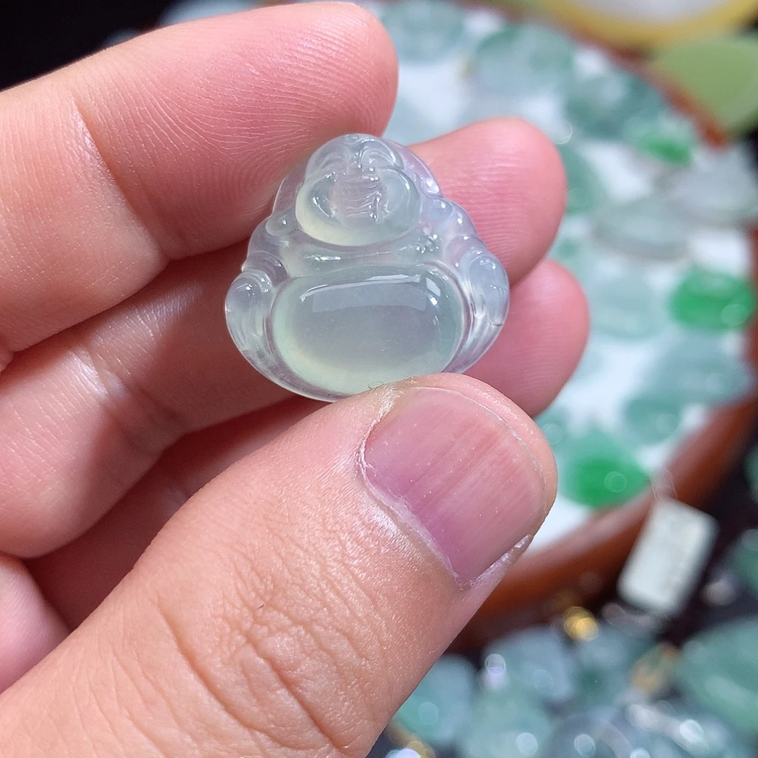 翡翠未镶嵌颈饰佛公