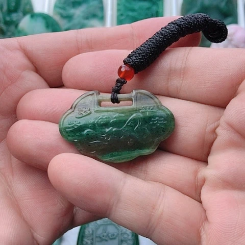 未镶嵌独山玉吊坠(不含链)兜***糖
