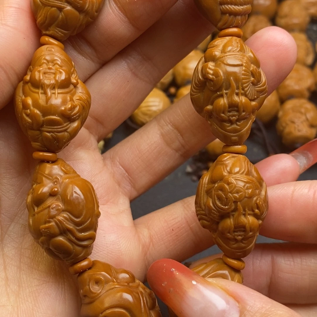 橄榄核吊坠元甲财神