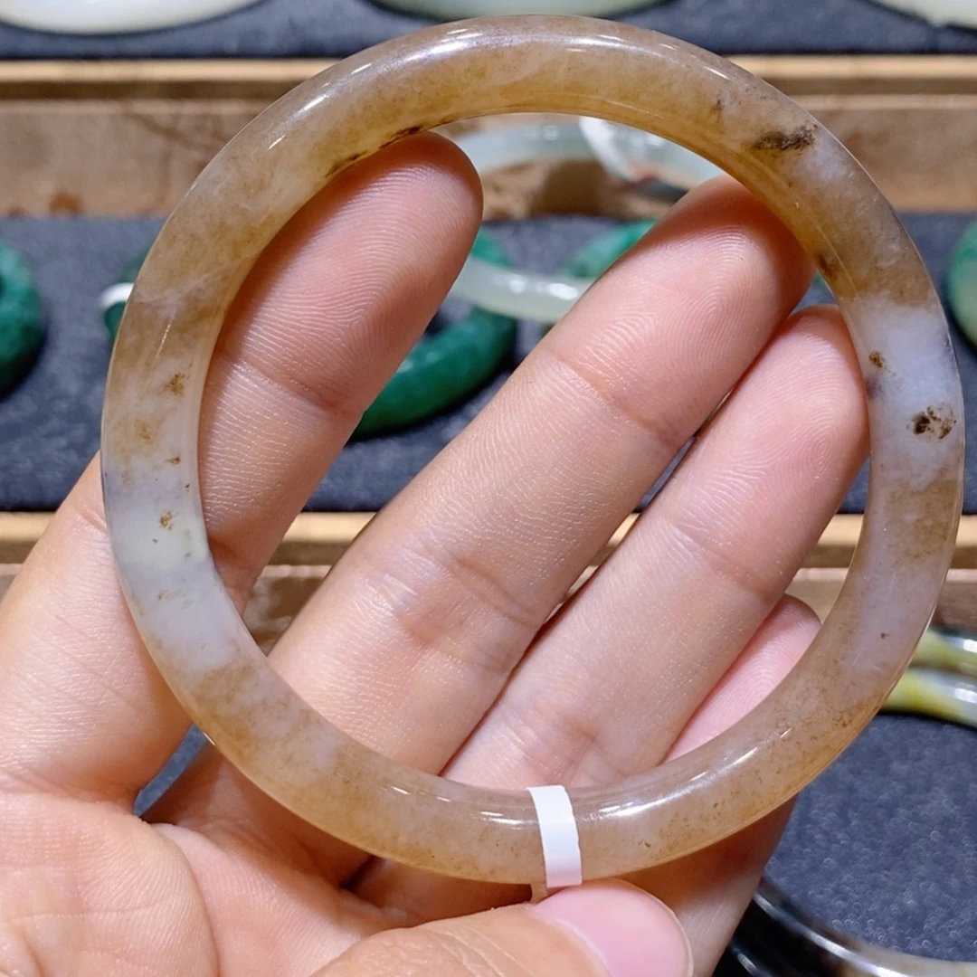 独山玉未镶嵌手镯