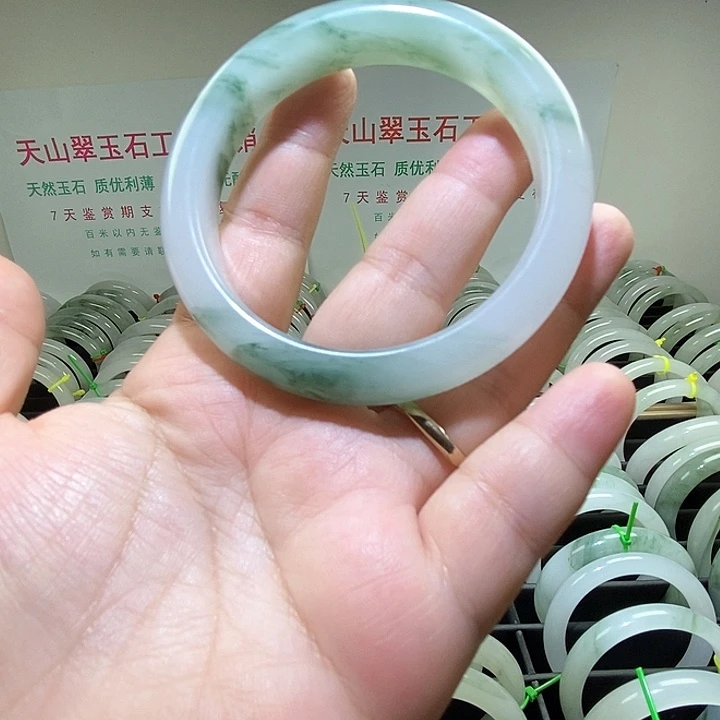 石英质玉未镶嵌手镯