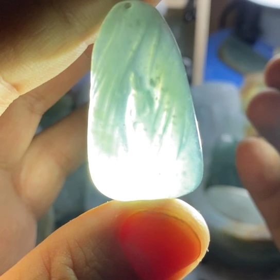 翡翠颈饰未镶嵌悟道