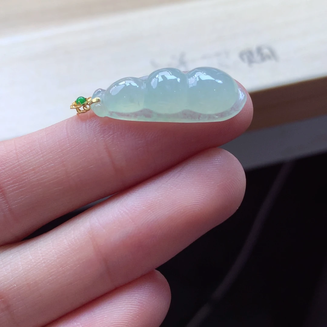 翡翠颈饰18K金镶嵌吊坠