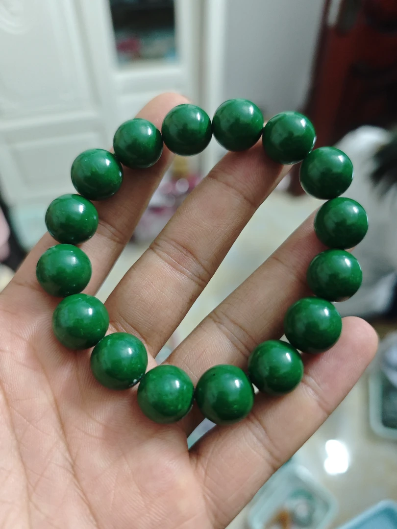 Q37菠菜绿14mm手串