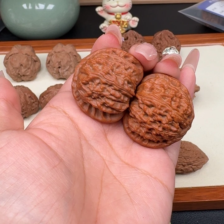把件文玩核桃狗**烟全品白狮子36.5