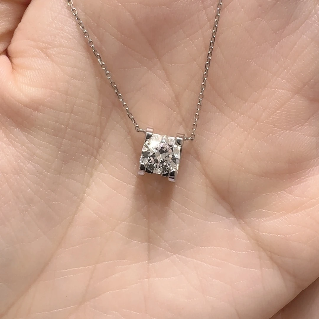 少***狸18K金镶嵌实验室培育钻石颈饰牛头项链k白1.5克拉2.8g