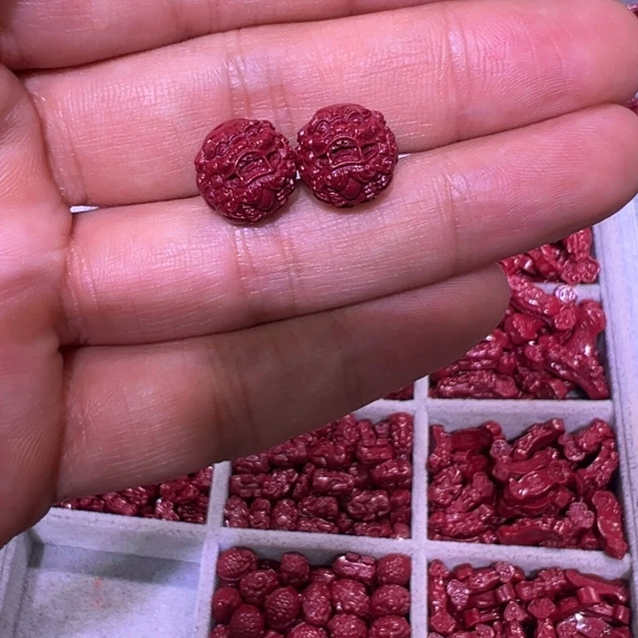 天然辰砂卡11.9貔貅2颗