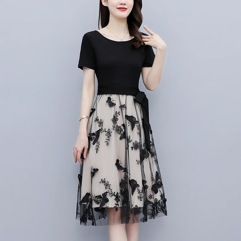 新款女装气质修身显瘦连衣裙洋气减龄网纱刺绣时髦假