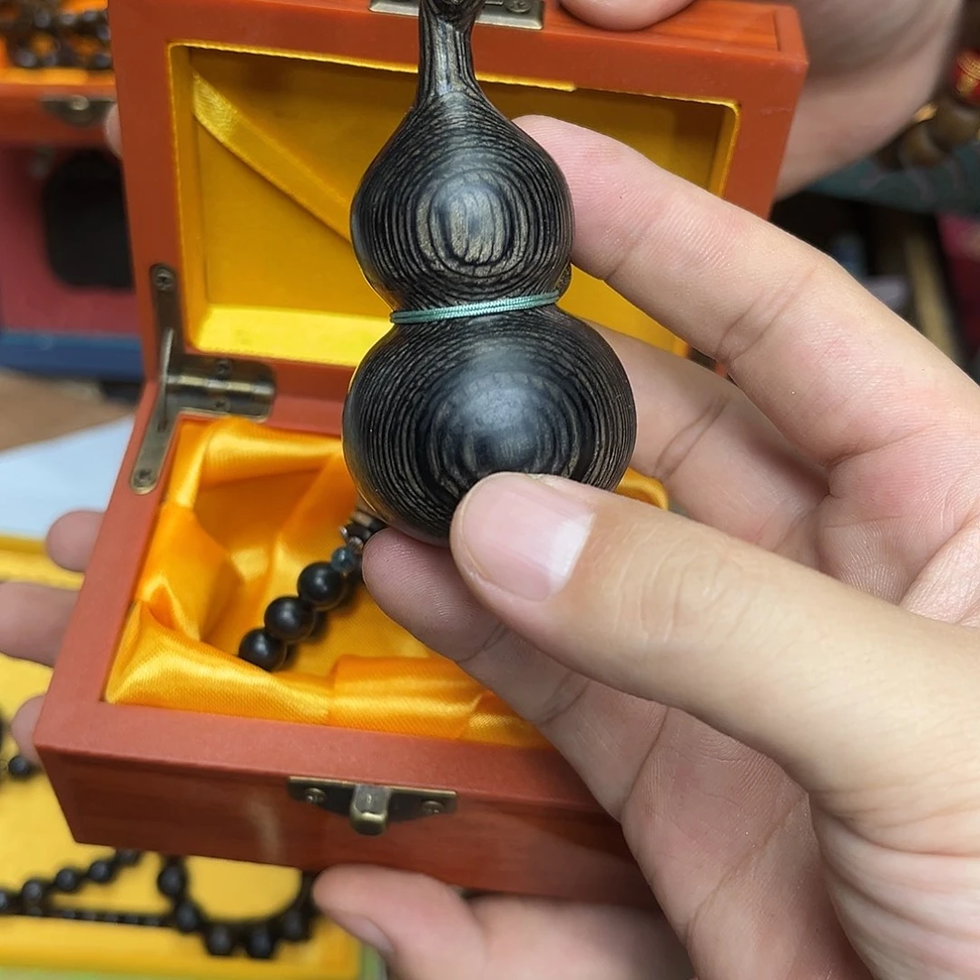 大叶紫檀（黑酸枝木类）