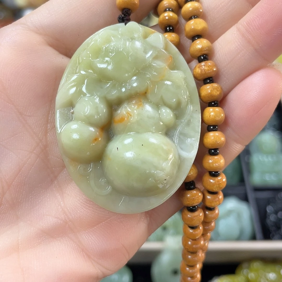 蛇纹石玉颈饰未镶嵌