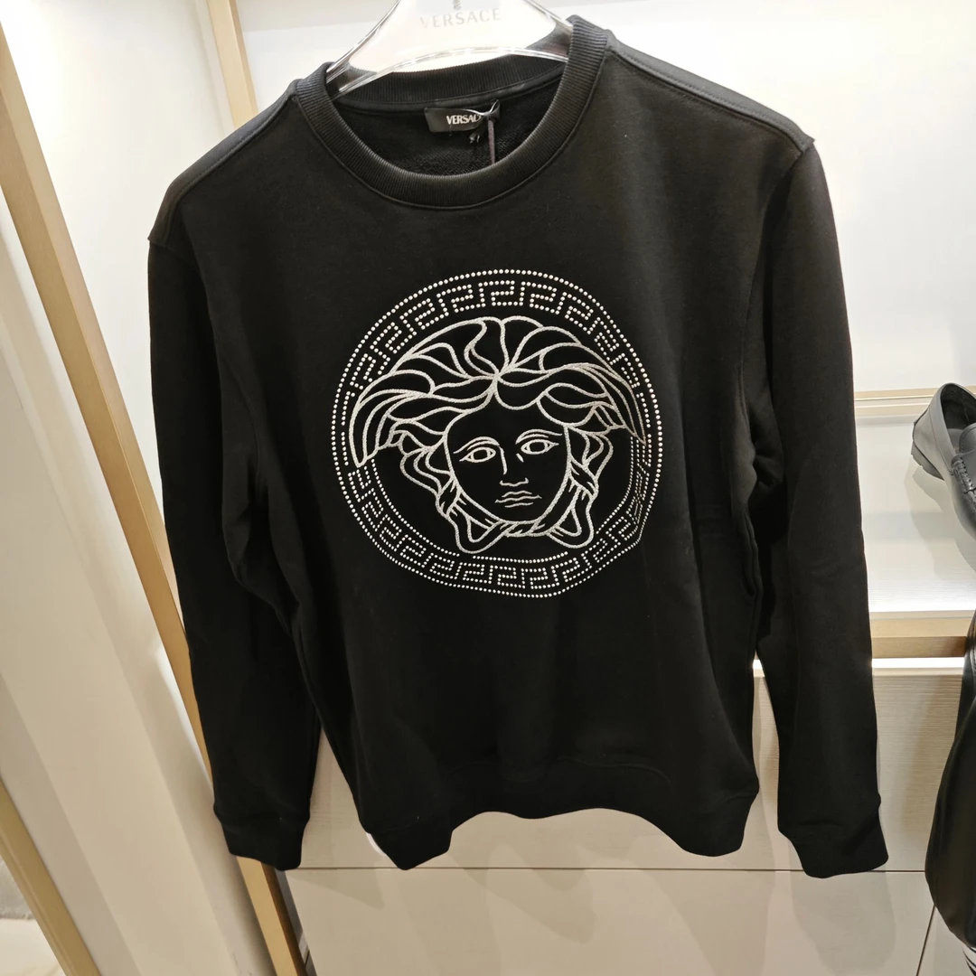 【巴黎直邮】VERSACE范思哲 男款美杜莎图案圆领黑色卫衣  1011852