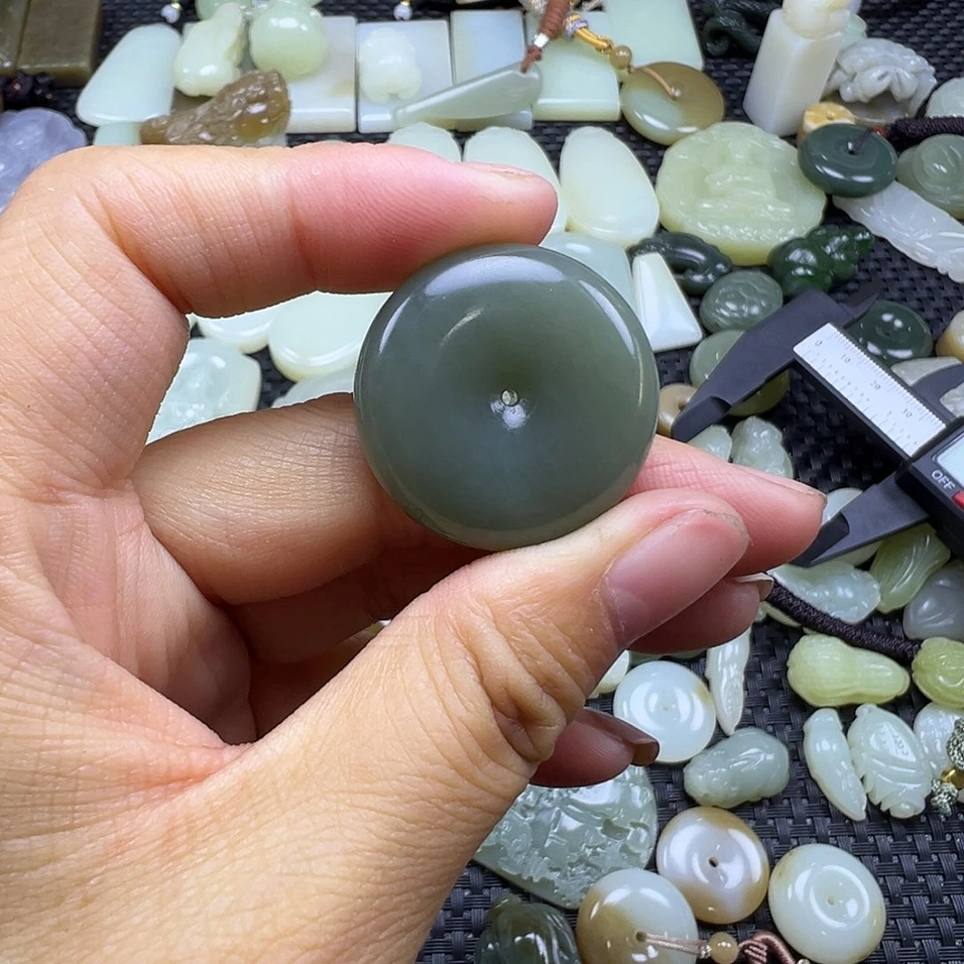 和田玉未镶嵌颈饰卡29.2