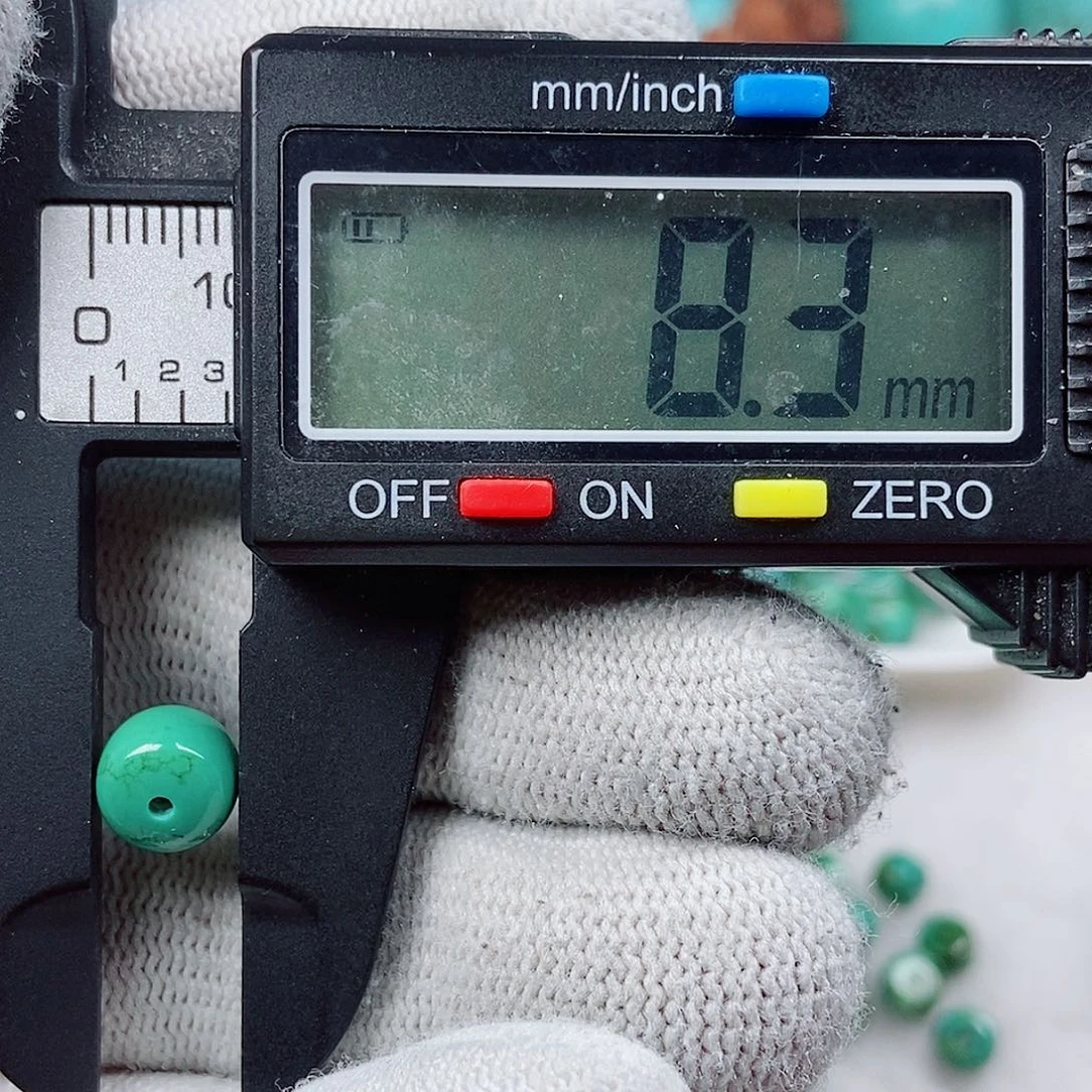 噼***堆绿松石未镶嵌珠宝奇石