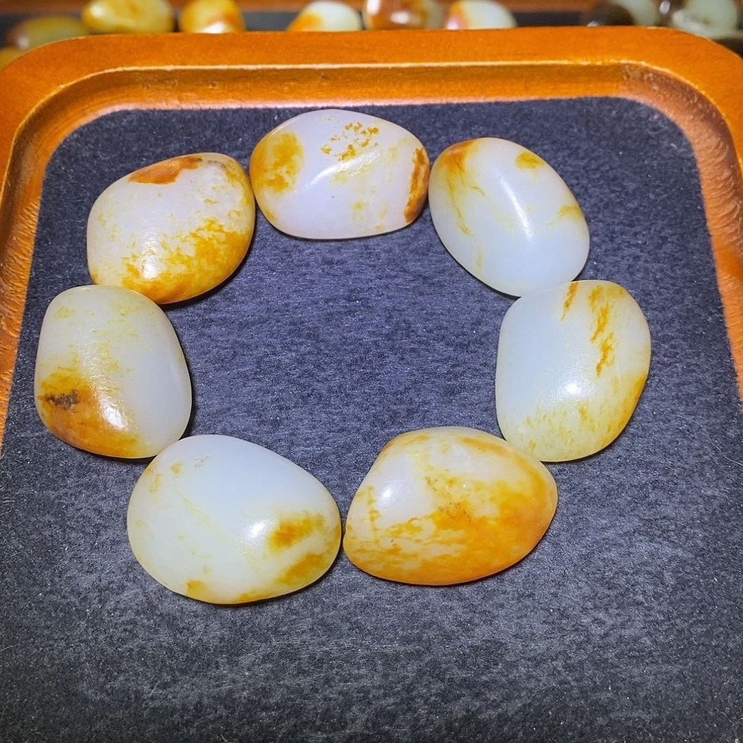 和田玉未镶嵌手串