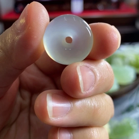 蛇纹石玉颈饰未镶嵌陈*哥