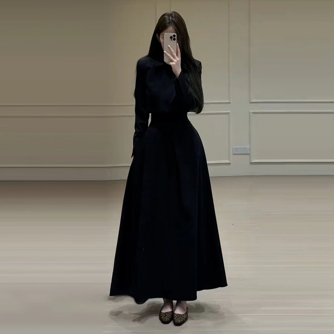 黑色赫本风长袖长袖连衣裙子女春秋2025新款法式气质套装收腰长裙